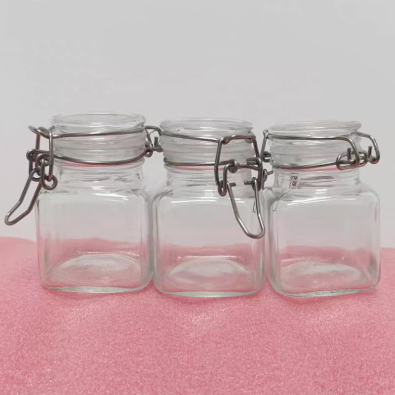 Round Food Container 90ml 100ml Air Seal Glass Airtight Kilner Jar With Metal Lock