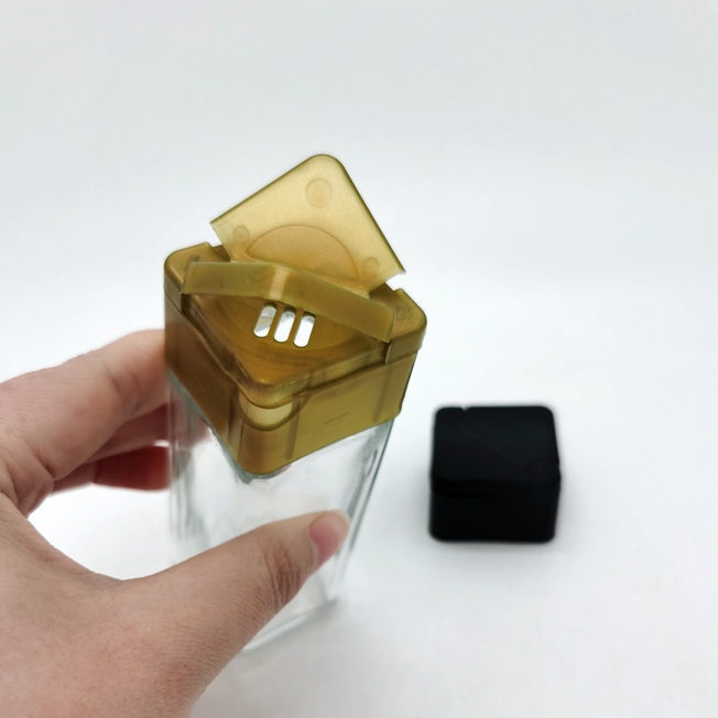 3OZ 6oz Recyclable Square Spice Glass Jar Set With Dual Closure Top One Side Has 3 Holes for Packaging Other Side Is Open