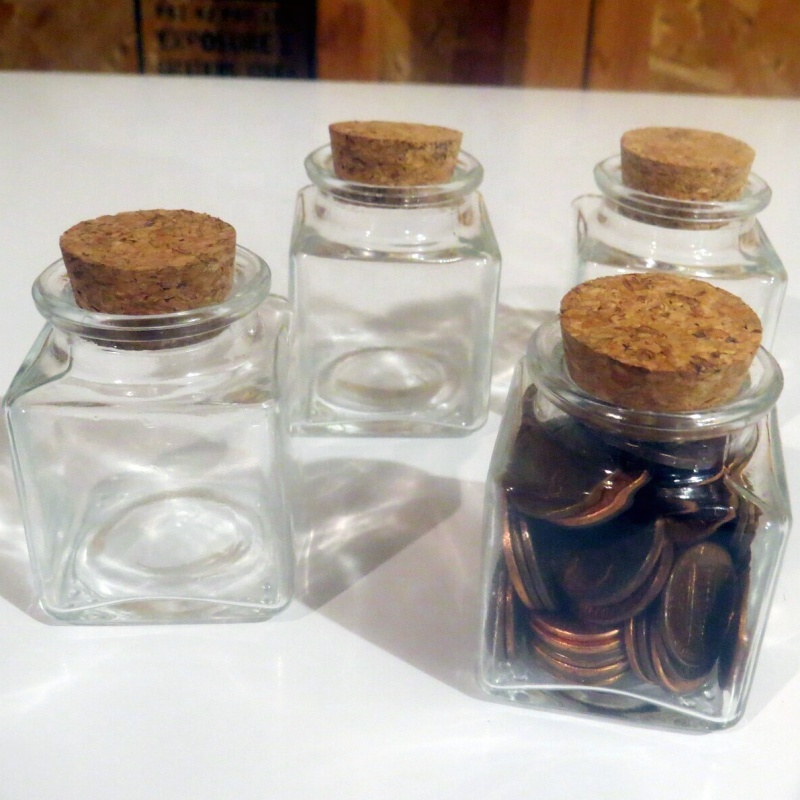 Wholesale Exquisite Saffron Thread Spice Packaging Square 50g 100g Glass Bottle With Moisture-proof Cork Stopper
