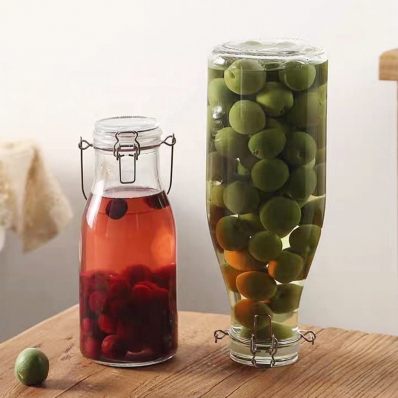Hot Selling Glass Bottles for Kids Juice Packaging Vietnamese Soft Drinks Other Party Supplies with Clip Lid