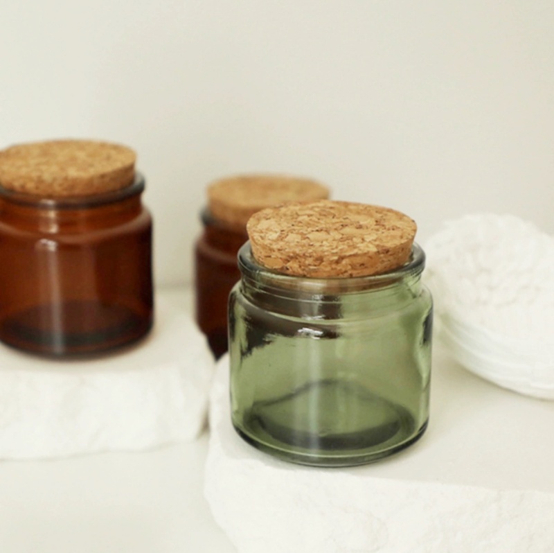 Luxury 100ml Clear Amber Green Round Bottom Glass Lanterns Candle Jars Vessel Brown Glass Bottle Jars With Cork Lid