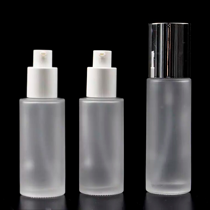 Luxury Frosted 30ml 50ml 80ml 100ml Glass Bottles With Bamboo Lid for Cosmetics 50ml 80ml 100ml Lotion Pump Bottle