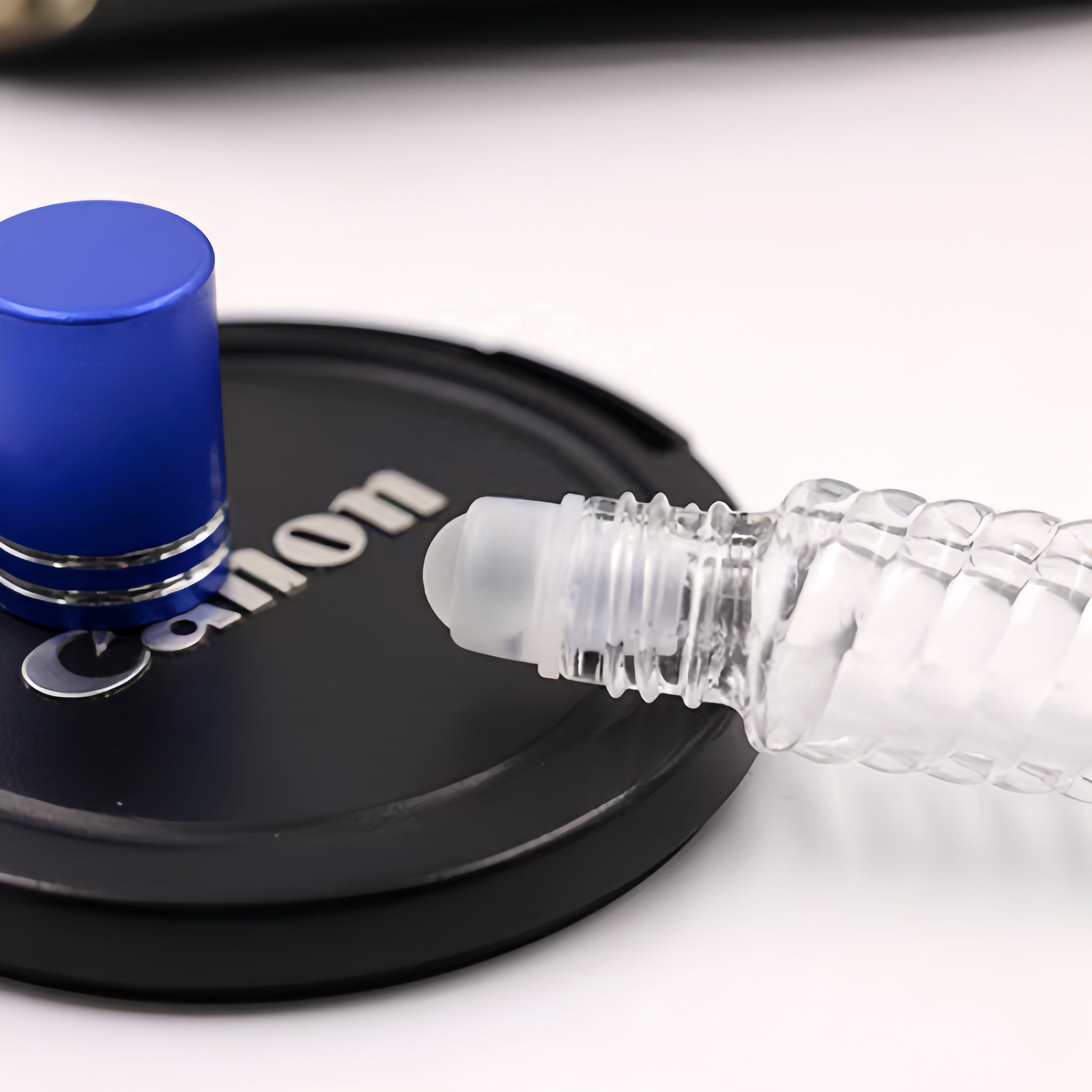 Wholesale 10ml Essential Oil Portable Massage Glass Roll on Cosmetic Perfume Bottle with Glass Roller Ball