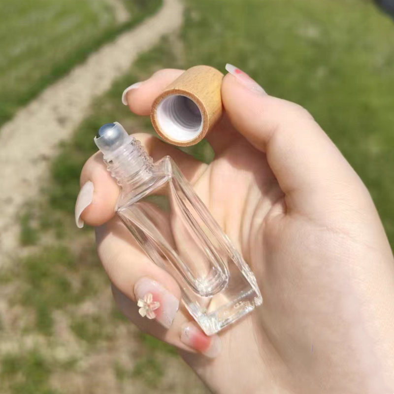 Custom 10ml 15ml Essential Oil Roller Glass Bottle Deodorant Clear Square Glass Roll on Bottles