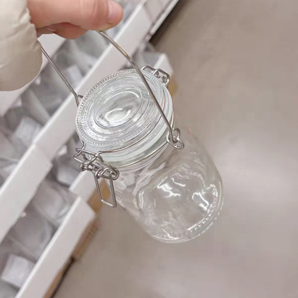 Luxury Swing Top Beverage/Milk Various Capacity Glass Bottle with Glass Flip Top Lids