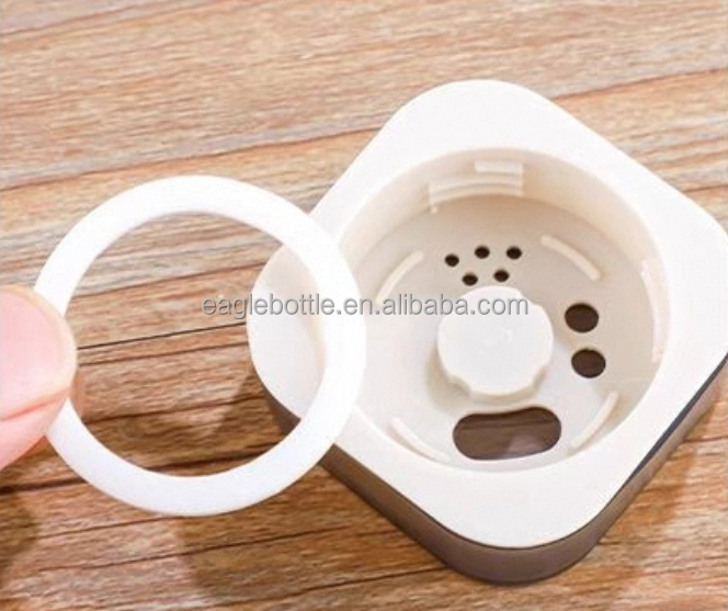 Wholesale Stylish Magnetic square Plastic Small Spice Dispenser Jars Seasoning Condiment Container Bottles With Plastic Lid