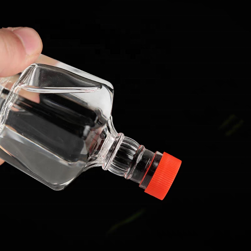 Hot Sale  Glass 50ml 100ml 150ml 200ml 500ml Vodka Sprits Glass Liquor Bottles with Cap