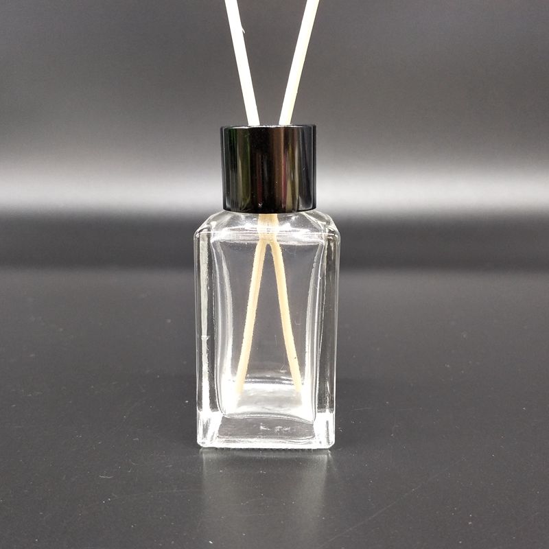 Wholesale Empty Glass Bottle Diffuser Black Reed Diffuser Bottle 50ml 150ml 200ml Luxury Round Aroma Diffuser Bottle