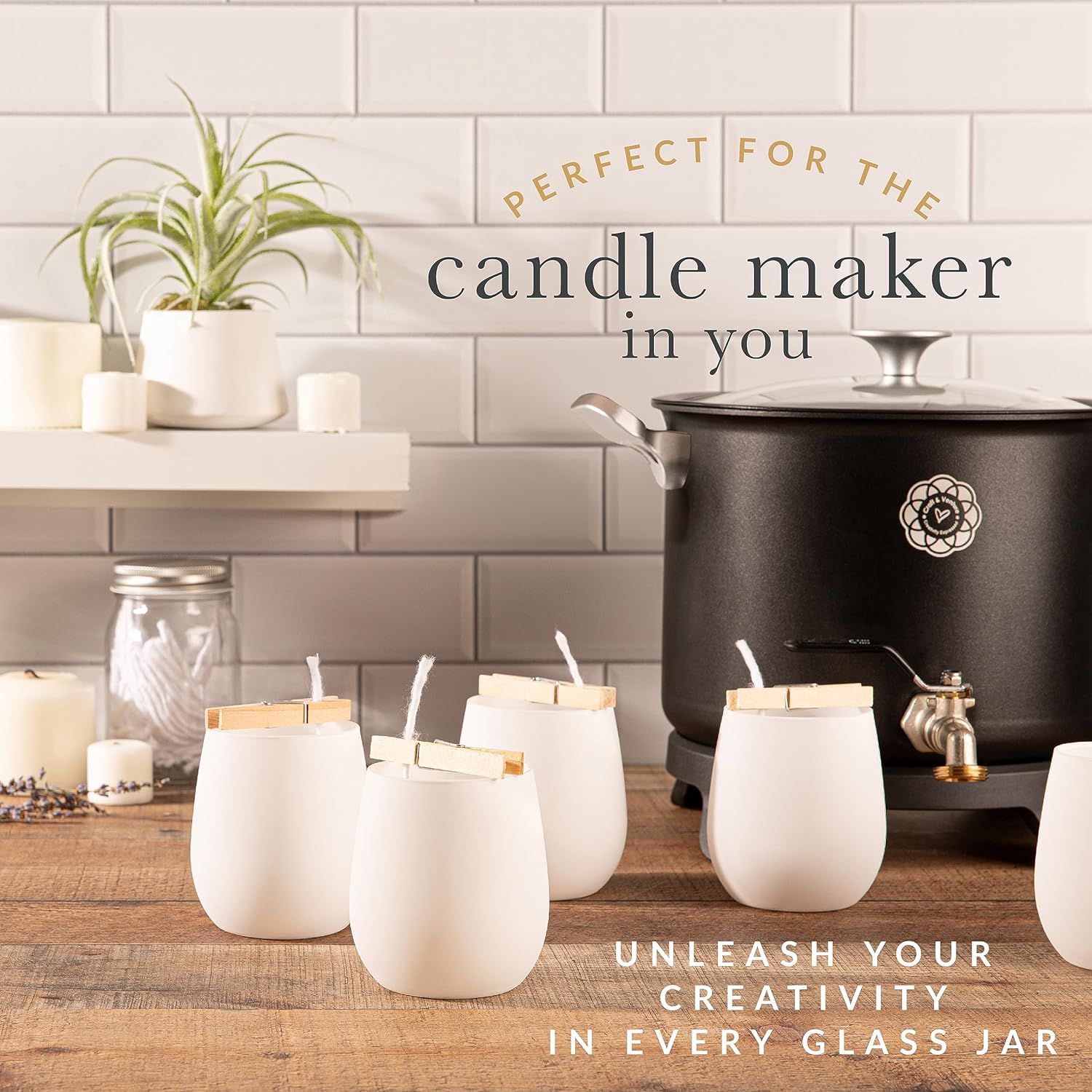 Empty Recyclable Candle Vessel Luxury Frosted Matte Black Candle Jars Container With Bamboo Wood Cork Lid 8oz 9oz10oz 14oz