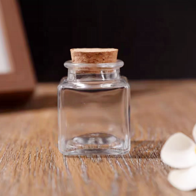 50ml 1.7 Oz Mini Square Glass Favor Jar With Cork Stopper Sea Salt Packing Jar