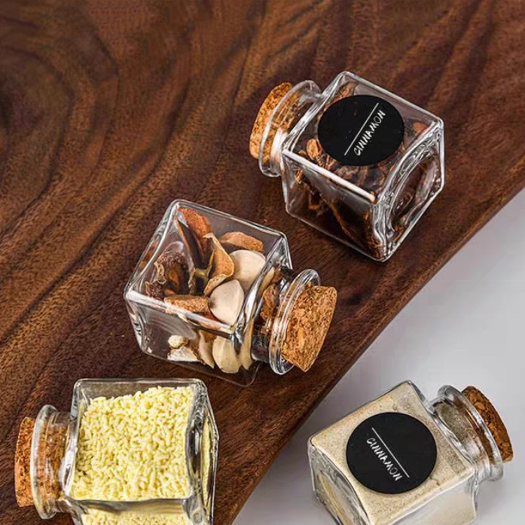 New Arrival Kitchenware Storage Empty 50ml Transparent Glass Spice Jar Square Spice Glass Jar With Cork