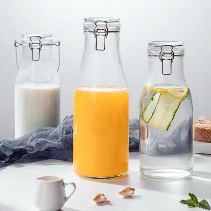 Hot Selling Glass Bottles for Kids Juice Packaging Vietnamese Soft Drinks Other Party Supplies with Clip Lid