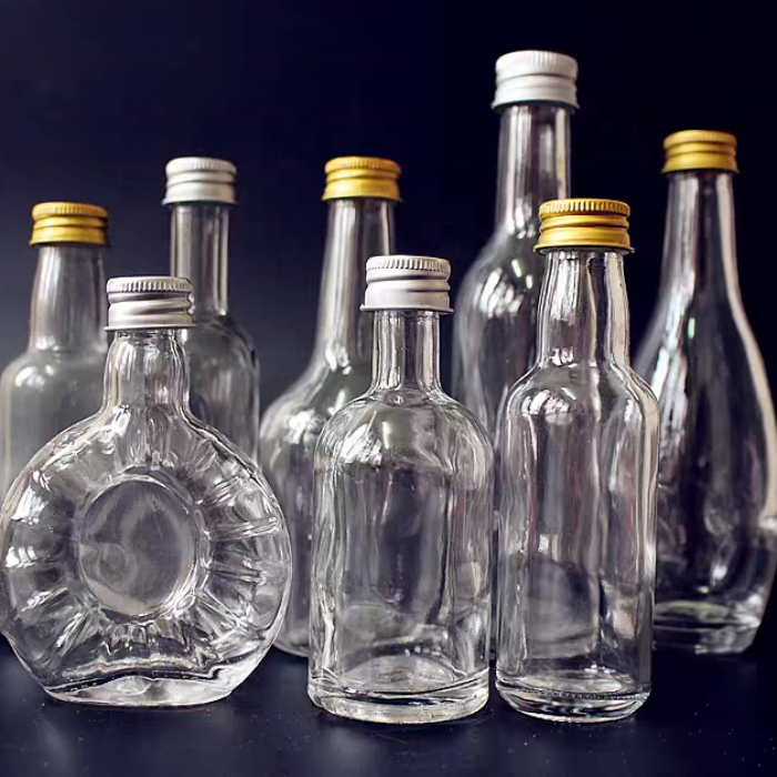 50ml Mini Glass Liquor Bottles with Lids Clear Small Wine Bottles for Alcohol Vodka Whiskey Hot Sauce Bottles