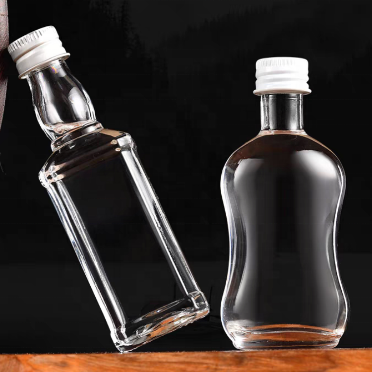 50 ml 100ml 200ml 250ml Glass Mini Liquor Bottles with Caps Small Glass Alcohol Bottles Reusable Empty Spirit Mini Wine Bottles
