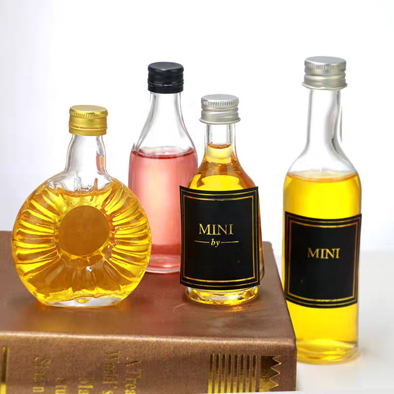 Wholesale 30ml 40ml 50ml 100ml Mini Miniature Juice Wine Spirit Liquor Glass Bottle for Whisky Vodka
