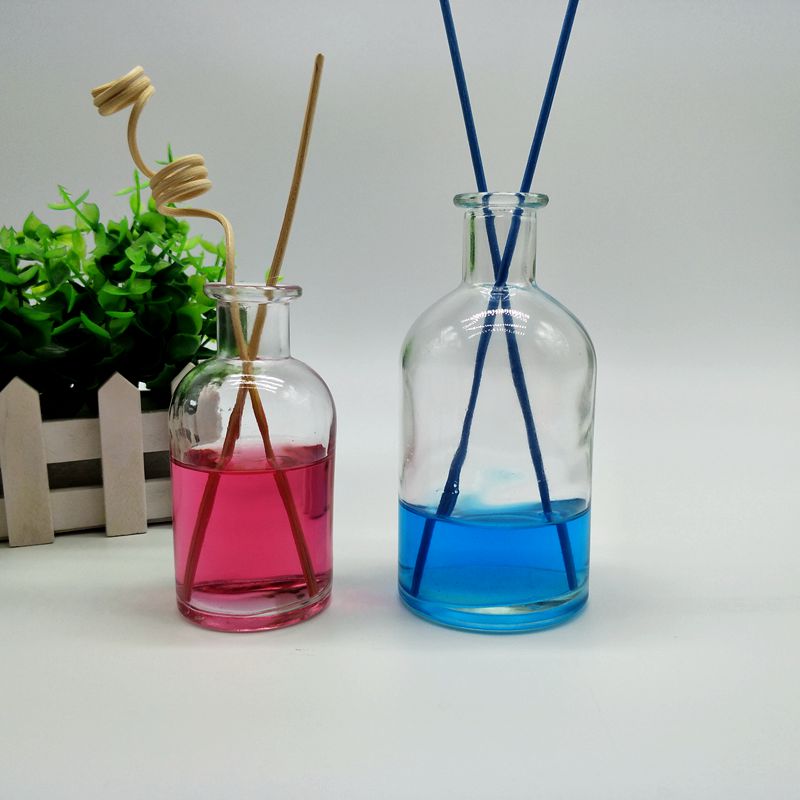 Decorative 200ml Aromatherapy Bottle With Cap Round Shaped Black Glass Reed Diffuser Car Room Diffuser Glass Bottle