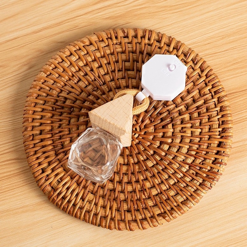 Diffuser Empty Hanging Car Perfume Bottle 10ml Car Aroma Diffuser Clear Glass Bottles With Wooden Cap