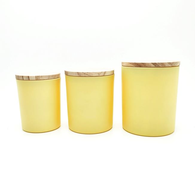 Wholesale Recyclable Multi-Color Frosted Luxury Glass Candle Holders Empty Glass Candle Jars With Lid
