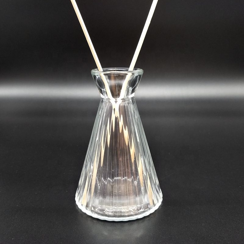 90ml Christmas-Tree-Shaped Aromatherapy for Reed Diffuser Unique Glass Bottle Essential Oil Diffuser
