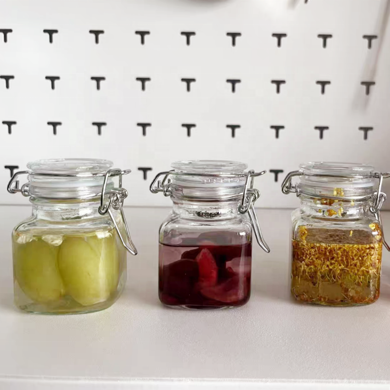 Round Food Container 90ml 100ml Air Seal Glass Airtight Kilner Jar With Metal Lock