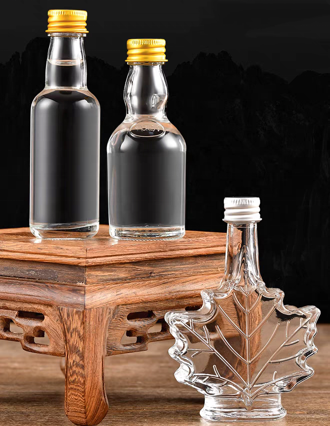 Wholesale clear Empty 100ml 300ml 500ml  Liquor Bottles Empty Vodka Sprits Glass Bottle Vodka Whisky Rum Tequlia Glass Bottle
