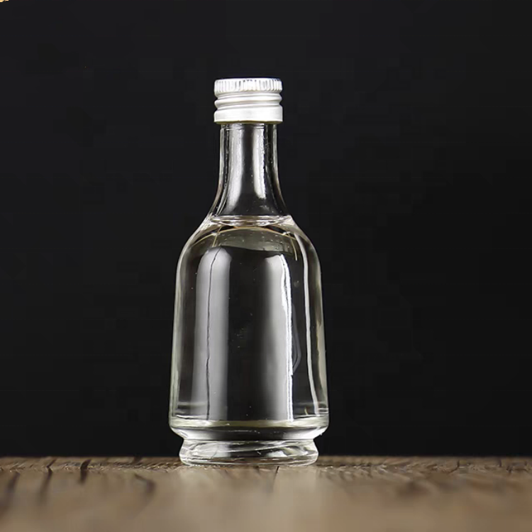 Hot Sale  Glass 50ml 100ml 150ml 200ml 500ml Vodka Sprits Glass Liquor Bottles with Cap